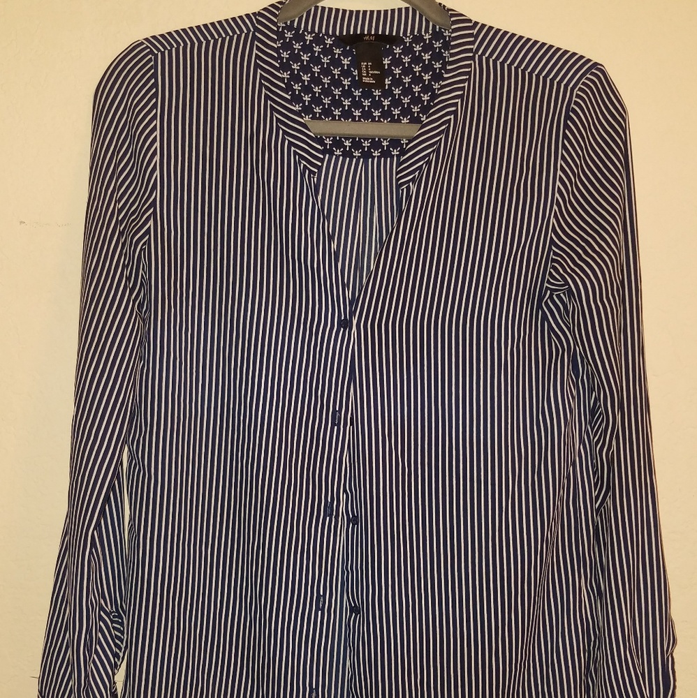 H&M Blouse - Picture 2 of 6